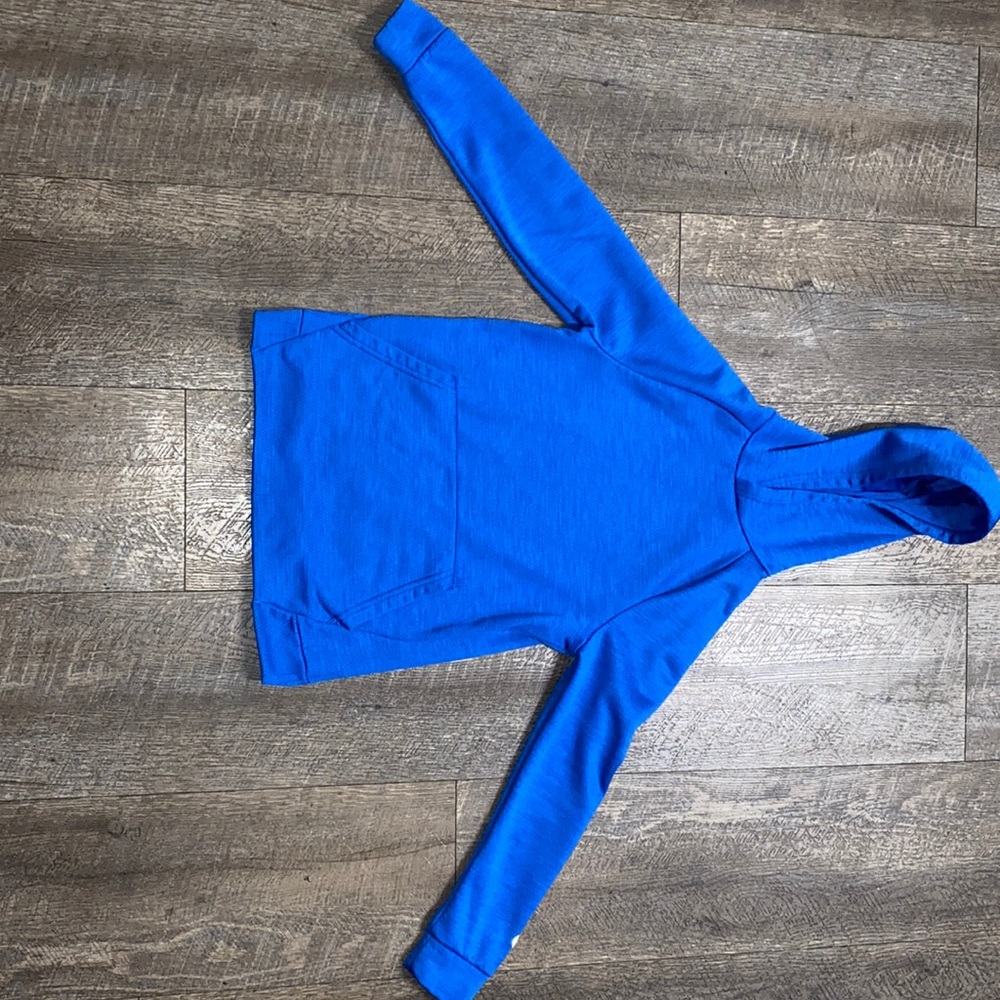 Boys champion sweater size M 8-10 15$
